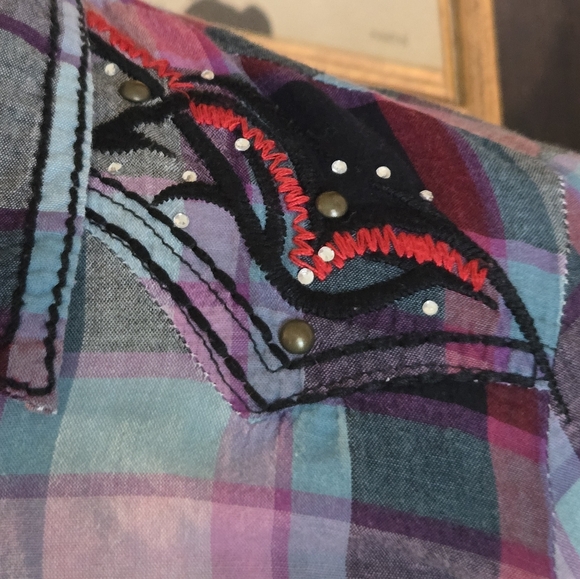 Roar: Plaid Button-Up Shirt - Picture 3 of 9